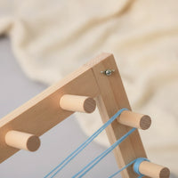 Yarn Winding Frame Square Yarn Winder with Pegs Weaving Frame with Pegs Sturdy Weaving Ball Winder Small for Knitters, Knitting