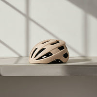 Adjustable Bike Helmet with Tail Light Ventilated Bike Helmet with Taillight Comfortable Headwear Impact-Resistant for Commuters