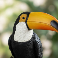 Realistic Design Toucan Statue Vibrant Colors Resin Bird Sculpture Weather Resistant for Garden, Patio
