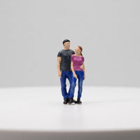 Miniature Couple Figurine Painted Couple Figurine Detailed Resin Figure for Hobbyists, Collectors, Dioramas, Street Scenes, Architectural Mockups