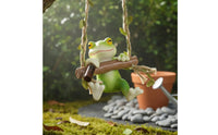 Frog Swing Decoration Cute Frog Ladder Hanger Resin Outdoor Decor for Garden
