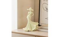 Woman Figurine Refined Female Figure Statue Decorative Figurine with Hat for Homeowners, Living Room, Entryway, Bookshelf