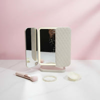 Shell-Shaped three-panel Mirror Built-in light-emitting diode Lights three-panel Lighted Mirror for gentlemen