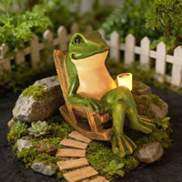 Solar Frog Light Waterproof LED Frog Garden Statue Automatic activation/Off Outdoor Decoration for Patio, Balcony, Windowsill
