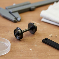 2 Pieces AC/DC Universal HO Scale Wheel Set Replacement Part 1:87 Train Wheel Wear Resistant HO Scale Metal Wheels Good Rotation for Model Railway, Hobby Repair