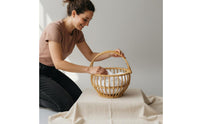 Studio Prop Baby Photography Basket Hand-Woven Rattan Infant Photography Basket Natural Material Home Decor Rustic Design for Photographers, Newborns, Infants