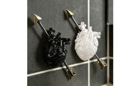 Resin Material Heart Pierced by Arrow Romantic Design Arrow Heart Sculpture Gift Idea House Decoration Modern Aesthetic for Desk, Shelf, Living Room