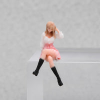 1/64 Scale Figurine 3D Printed Hand-Painted Resin Miniature Figure True-to-Life Pose Model Person for Diorama
