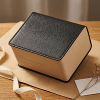 Straw-Textured PU Leather Watch Box Flip-Top Watch Display Box Hinged Lid Accessory Storage Padded Insert