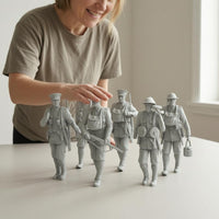6 Pieces WW2 British Infantryman Miniatures Single-Piece Unpainted Resin Miniatures Gray WW2 British Soldiers for Miniature Display