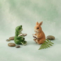 2 Pieces Two-Piece Frog and Rabbit Reading Figurines Ajar Book Frog Figurine Sitting Rabbit Figurine Indoor Outdoor for Living Room Shelf, Table, Balcony