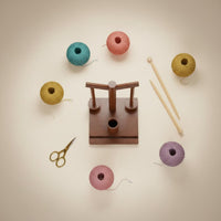 Wooden Yarn Stand Tangle-Unobstructed Yarn Spool Rack Easy to Use for Crocheters