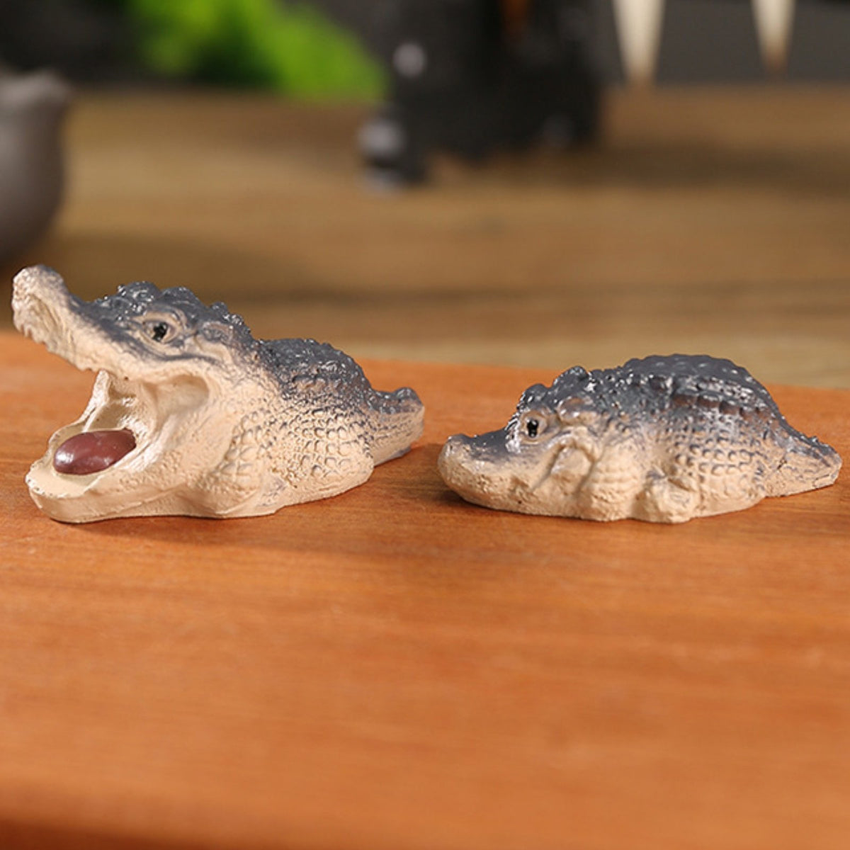 Tea Pet Adorable Design Plump Ornament Lifelike Details Plump Playful Critter Statue for Office Desk, Bookshelf