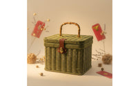 Handwoven Woven Gift Basket with Lid Portable Rattan Design Storage Case Decorative Handled Storage Box Lightweight for Weddings, Home Decor