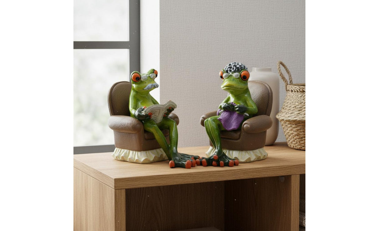 2 Pieces Grandparent Frog Figurines Resin Craft Elderly Frog Couple Figures House Decoration Playful Design Creature Figurine