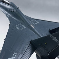 1/48 1/48 F 16V Plane Collectible Fighter Jet Model with Stand Desktop Decoration Diecast Aircraft with Stand for Aviation Enthusiasts, Bookshelf, Office