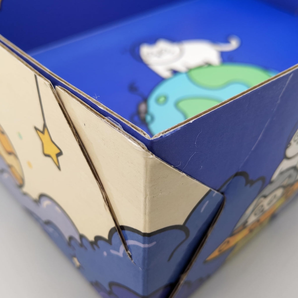 Disposable Foldable Cat Litter Box for Travel and Outdoor Use, Waterproof and Eco-Friendly