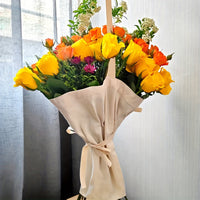 European Style Romantic Flower Bouquet Storage Bag with Adjustable Straps