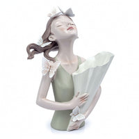 Elegant Floral Maiden Statue Figurine Elegant Girl Statue with Bouquet Tabletop Decorative Sculpture for Homeowners, Bookshelf