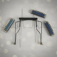 Sturdy Metal Frame Hands-Unrestricted Harmonica Holder Comfortable Fit Mouth Organ Holder Instrument Mount for Live Performance, Practice