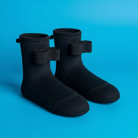 Waterproof 5mm Neoprene Dive Socks Long-Lasting Construction Neoprene Diving Socks Comfortable Fit Anti-Slip Water Booties Glued and Blind Stitched for Divers, Snorkelers, Winter Swimmers