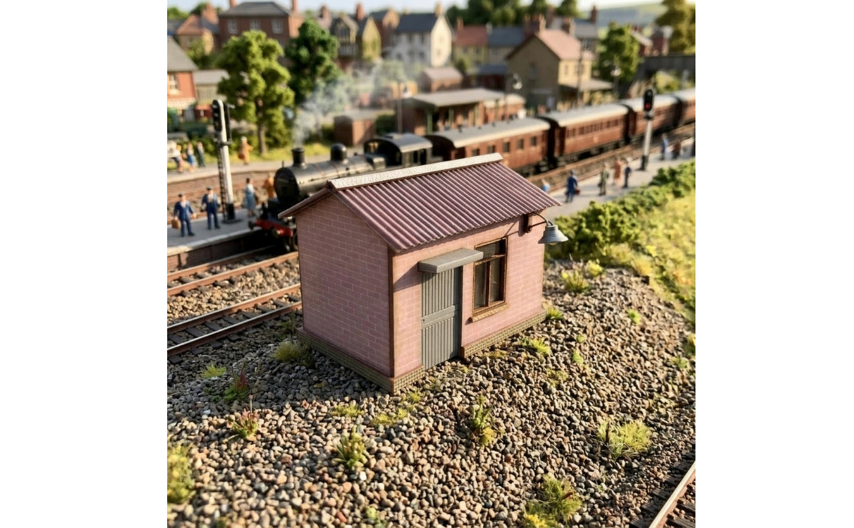 Realistic Model Crossing House Cozy Miniature Crossing House Peaceful Railway Building Heartwarming for Hobbyists