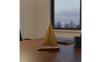 Good Fortune Charm Brass Sailboat Ornament Minimalist Design Effortless Sailing Boat Statue Pre-Assembled Golden Sailboat Figurine Handmade for Business Owners, Professionals, Wine Cabinet, Desktop, Office, Living Room
