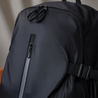 Streamlined Motorcycle Bag with Reflective Stripe Roomy Motorcycle Backpack Adjustable Daypack Long-Lasting for Commuters, Commuting