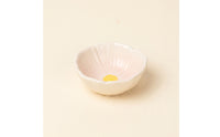 Small Flower Shaped Food Bowl Shallow Flower Pet Bowl Long-Lasting Ceramic Pet Dish Safe for Enclosure