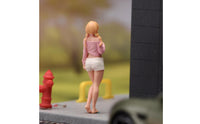 1/64 Seaside Girl Figurine Resin Miniature Girl Figure Standing Figure for Collectors