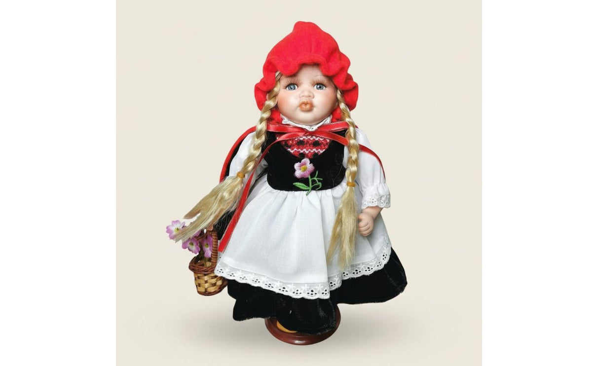 Pouting Ceramic Doll Handmade House Decoration Removable Clothes Collectible Figurine for Home Decor