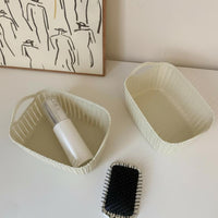 WovenDesign Plastic Basket Hollow Design Handled Tote Basket Long-Lasting