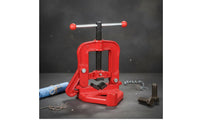 V-Shaped Jaw Heavy Duty Pipe Vise Reinforced Base Bench Pipe Vise High Carbon Steel Hand Tool for Professionals, Workshop, Repair Shop