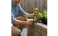 Frog Statue with Shovel Handmade Craft Frog on Shovel Sculpture Yard Art Hand-Painted Outdoor Decor Easy to Install for Desktop