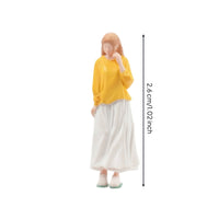 1/64 Miniature Woman Figurine Resin Woman Figurine with Standing Pose Decorative Standing Figure for Collectors, Model Train Layout, Tabletop Display