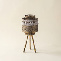 Centerpiece Tripod Candle Holder Vintage Metal Candle Holder Antique-Style Lantern with a Metal Hoop Openwork for Dining Table, Living Room