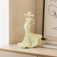 Woman Figurine Refined Female Figure Statue Decorative Figurine with Hat for Homeowners, Living Room, Entryway, Bookshelf