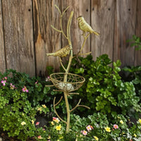 Outdoor Garden Stake with Bird Nest Rustic Iron Flower Insert with Birds Distressed Metal Bird Garden Stake Decorative for Gardeners, Homeowners, Courtyard, Planters