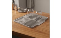 Heat Resistant Sloped Draining Tray Easy to Clean Silicone Dish Drying Mat Multi-Purpose Kitchen Counter Draining Pad for Bar