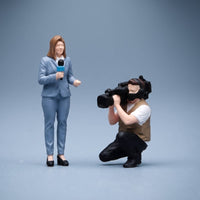 2 Pieces Reporters and Cameraman Figure Set Authentic Reporters Figure Compact 1/64 Scale Figures for Hobbyists