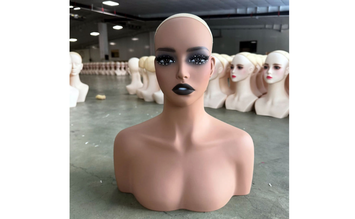 Mannequin Head with Shoulders Realistic Mannequin Bust with Shoulders Female Hairpiece Stand Stand for Cosmetologists, Hair Salon, Photo Studio