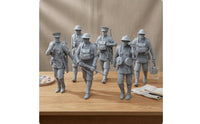 6 Pieces WW2 British Infantryman Miniatures Single-Piece Unpainted Resin Miniatures Gray WW2 British Soldiers for Miniature Display