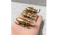 Detailed Duplicate Copper Beetle Desk Ornament Artisan-Made Vintage Beetle Statue Exquisite Workmanship Vintage Sculpture for Collectors, Desktop, Office, Bookshelf