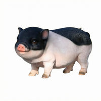 Realistic Resin Pig Statue Three-Dimensional Pig Statue Solid Animal Figurine Molded Details for Yard, Park, Window Display