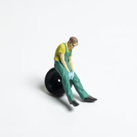 Miniature Repair Worker Carved 1/64 Scale Figure Compact Repairman Model for Garage Scene