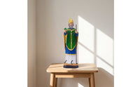 Crown Figure Figurine Regal Resin Statue with Gold Crown Traditional Sculpture for Shelf