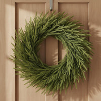 Easy to Hang Christmas Evergreen Wreath Realistic Look Artificial Greenery Garland Festive Design Evergreen Garland Long-Lasting Material for Entryway, Mantel, Wall