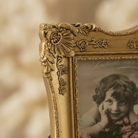 Ornate Carved Picture Frame Antique-Style Resin Photo Frame Gold-Toned Tabletop for Living Room, Bedroom, Entryway
