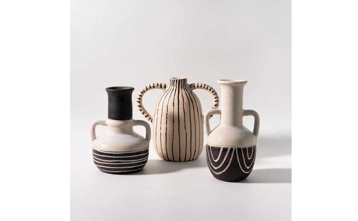 Resin Vase with Handles Artisan-Made Decorative Flower Vase Attractive for Study