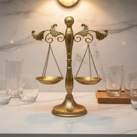 Angel Scale Figurine Retro Style Vintage Metal Scale Decor Antique Bronze Finish Balance of Justice Decor for Beverage Cabinet, Desktop